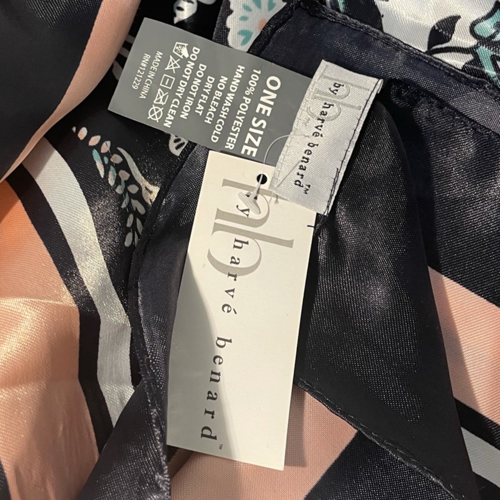 ❌SOLD OUT❌ Harve Bernard • Scarf BRAND NEW W TAGS! - Picture 4 of 4